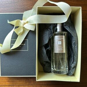Jo Malone Pine and Eucalyptus Scent Surround Room Spray 6oz. 175ml used